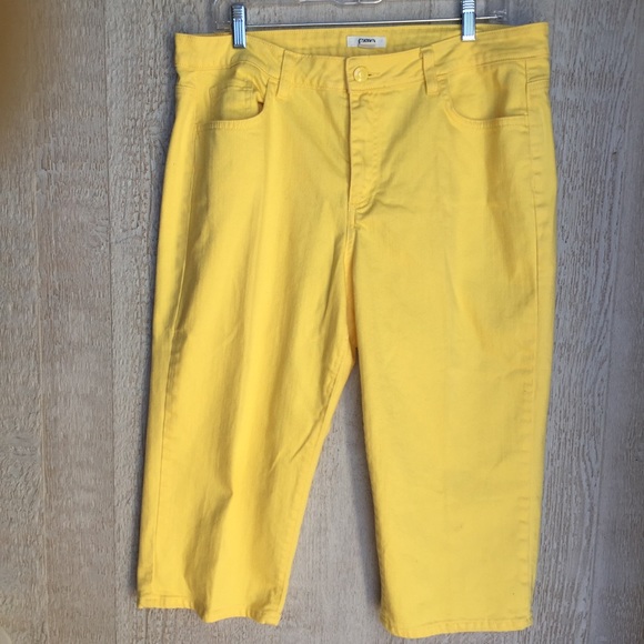 plus size yellow capris